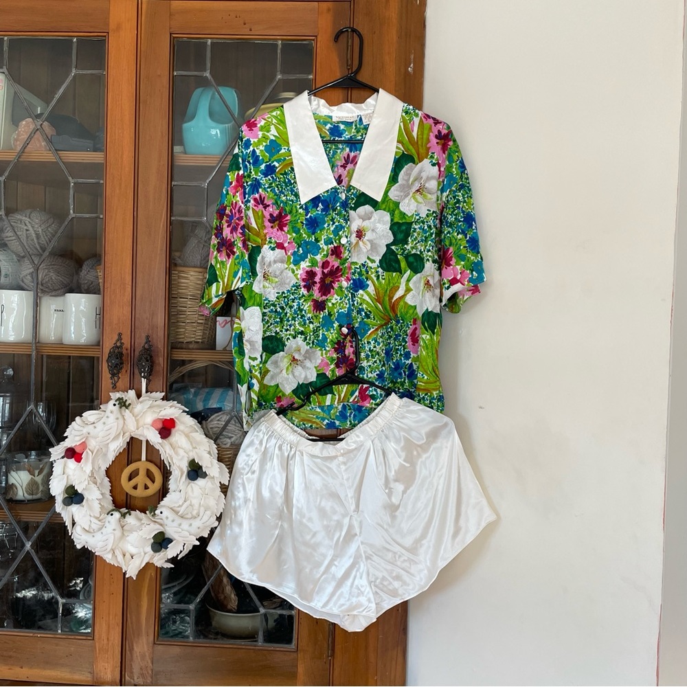 VINTAGE VICTORIA’S SECRET SLEEP SET